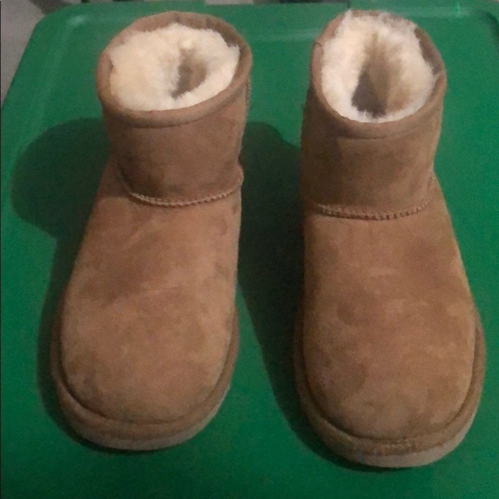 UGG girls size 1